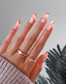 Minimalist Press On Nails Short Almond Women Orange Lines Fake Artificial Nails