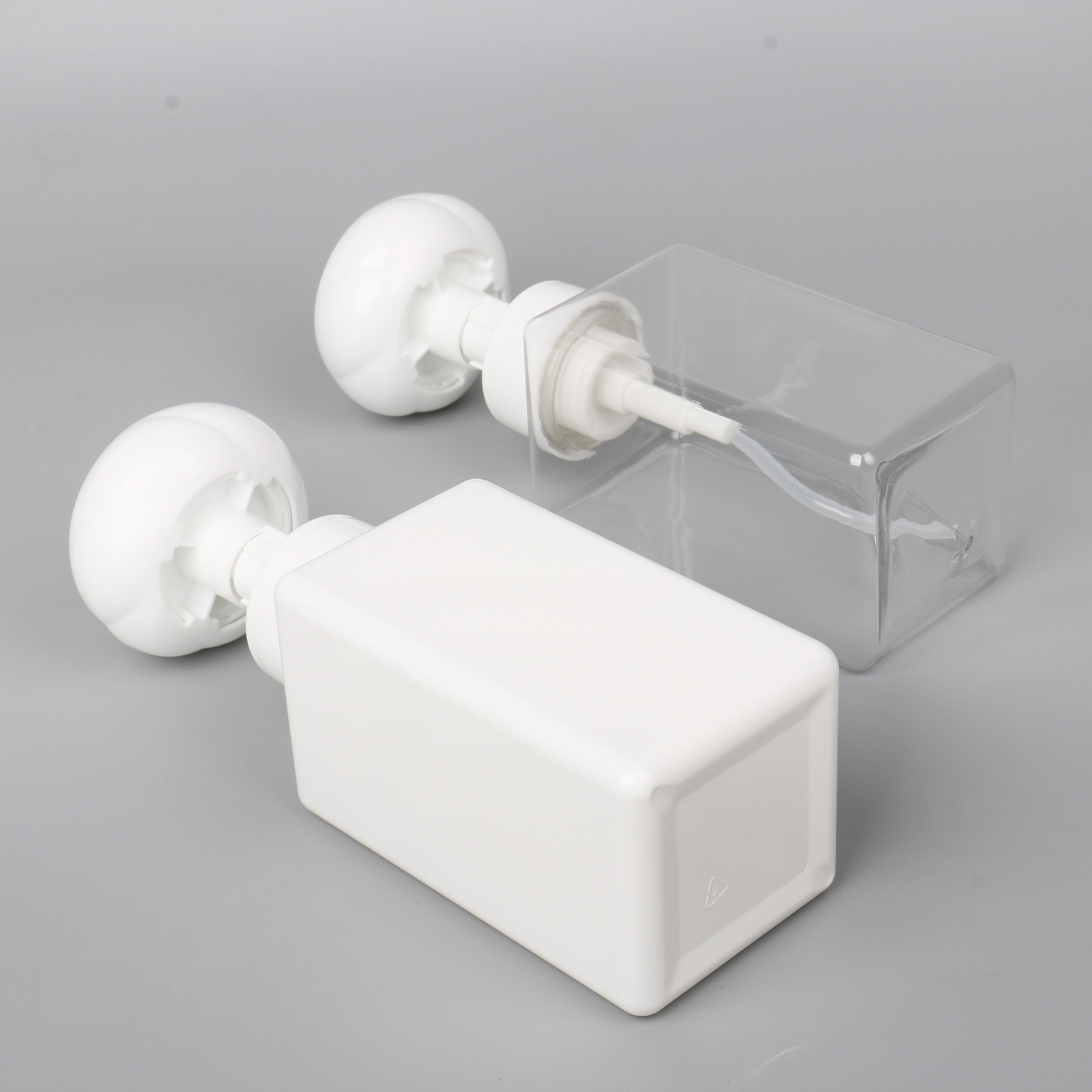 Refillable 250ml 450ml Square Facial Cleanser Soap Lotion Dispenser Pump Plastic Flower Shaped Foam Flower Bottle