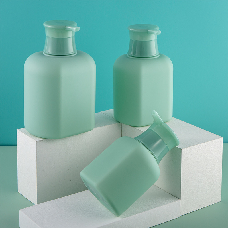 Body Milk Lotion Pump Bottle 300ml 500ml 750ml Customized Matte HDPE Plastic Cosmetic Soft Touch Empty Shampoo Bottle