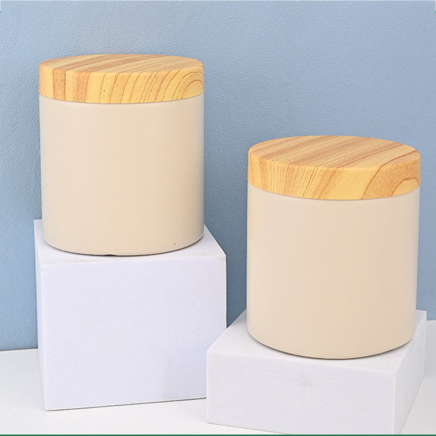 500ml Recycled Cream Cosmetic Packaging Large Capacity PE Plastic Body Butter Cosmetic Cream Jar With Wood Cap