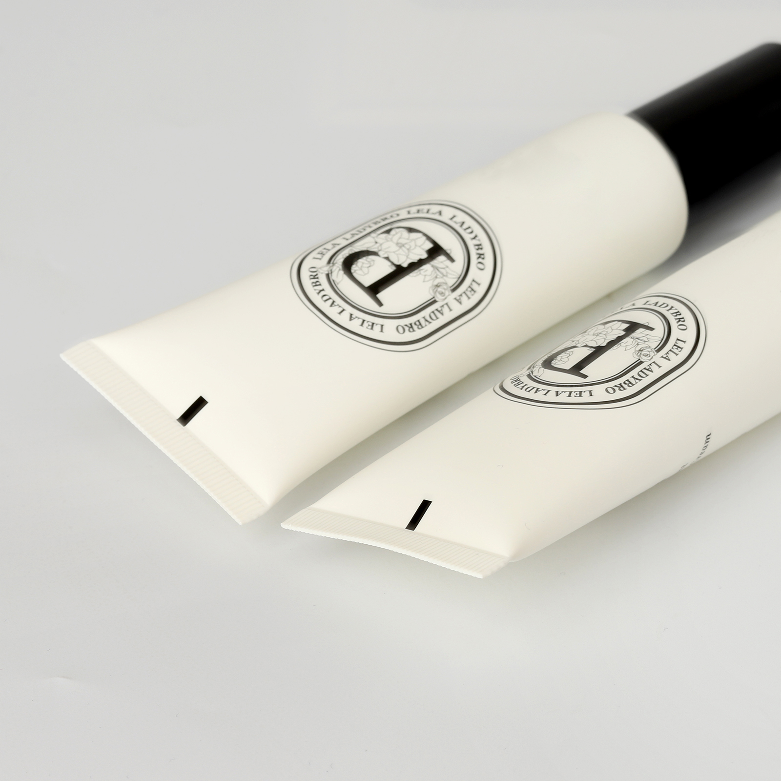 50ml Liquid Foundation Bb Cream Serum Packaging 50ml PE Plastic Empty Pump Tube Airless Squeeze White Soft Tube