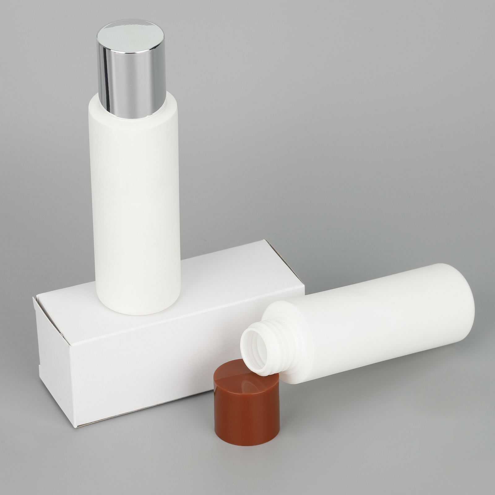 Custom 100ml Flat Shoulder Squeeze Shampoo Bottle Soft Touch HDPE Plastic Lotion Toner Bottle With Leakproof Screw Cap