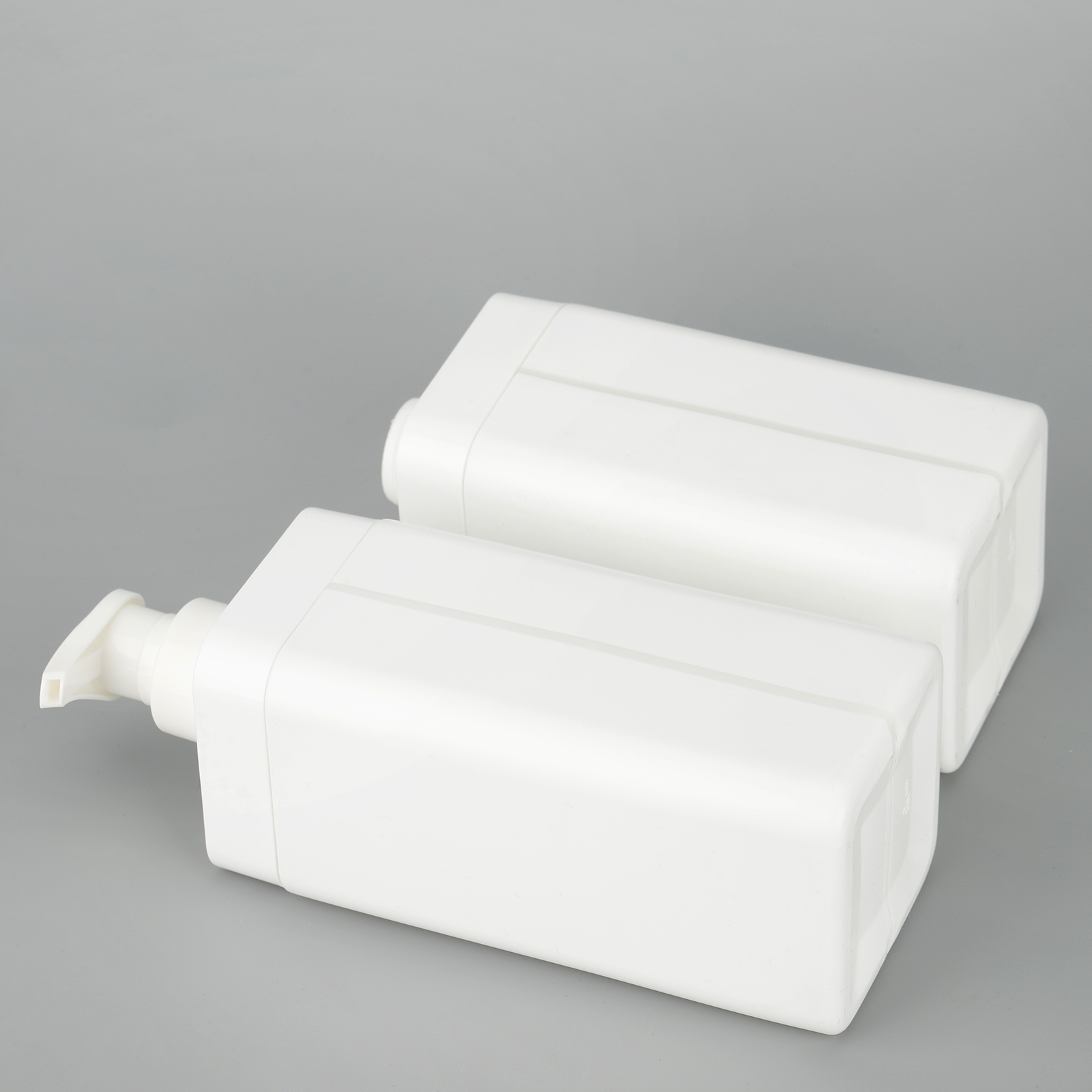 Custom 500ml 800ml Square HDPE Plastic Shampoo Container Cosmetic Bottle Packaging With Lotion Pump