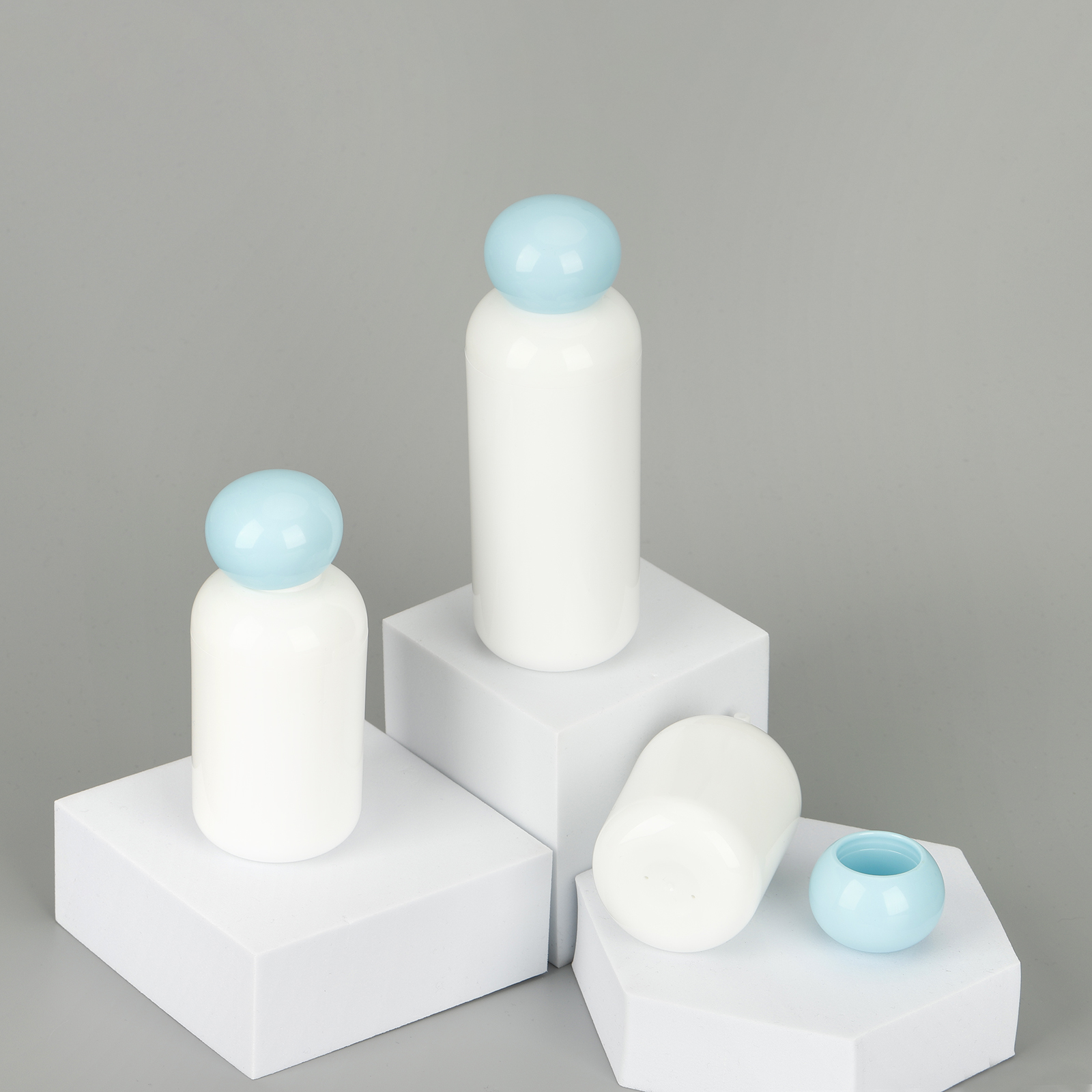 Round Boston Recyclable PP Face Cream Body Lotion Container Plastic Airless Pump Bottle With Ball Cap
